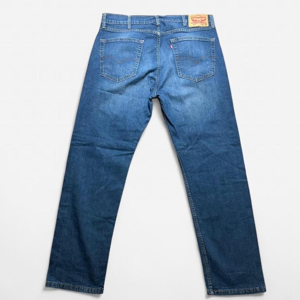 Levi 505 Straight Fit Med Wash Men's Jeans Whiskered Size 38x32 - Picture 2 of 6
